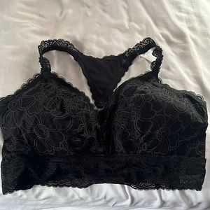 Black women’s lace bralette